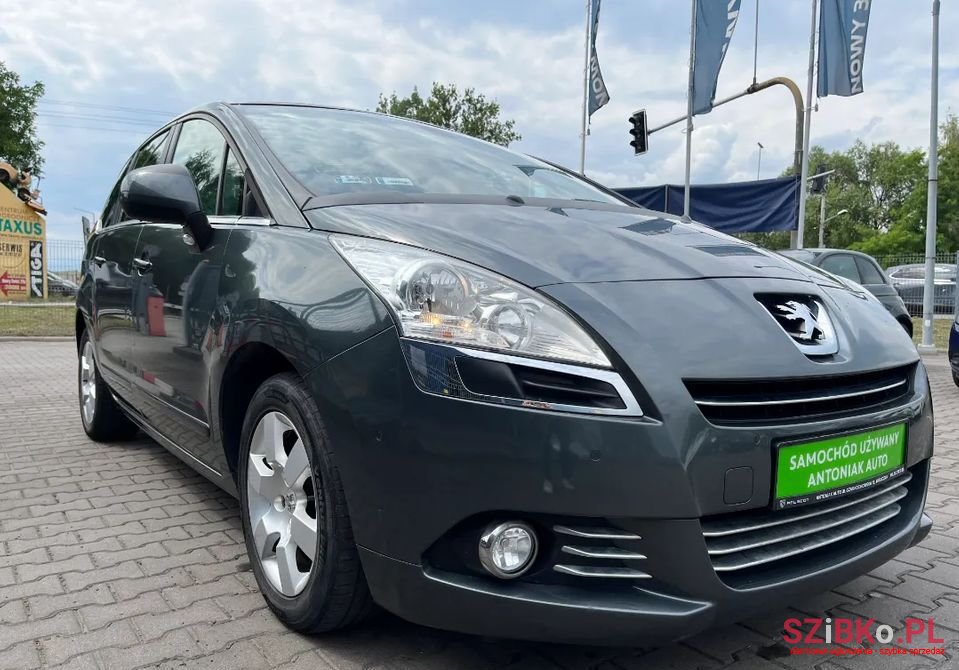 2009' Peugeot 5008 photo #4