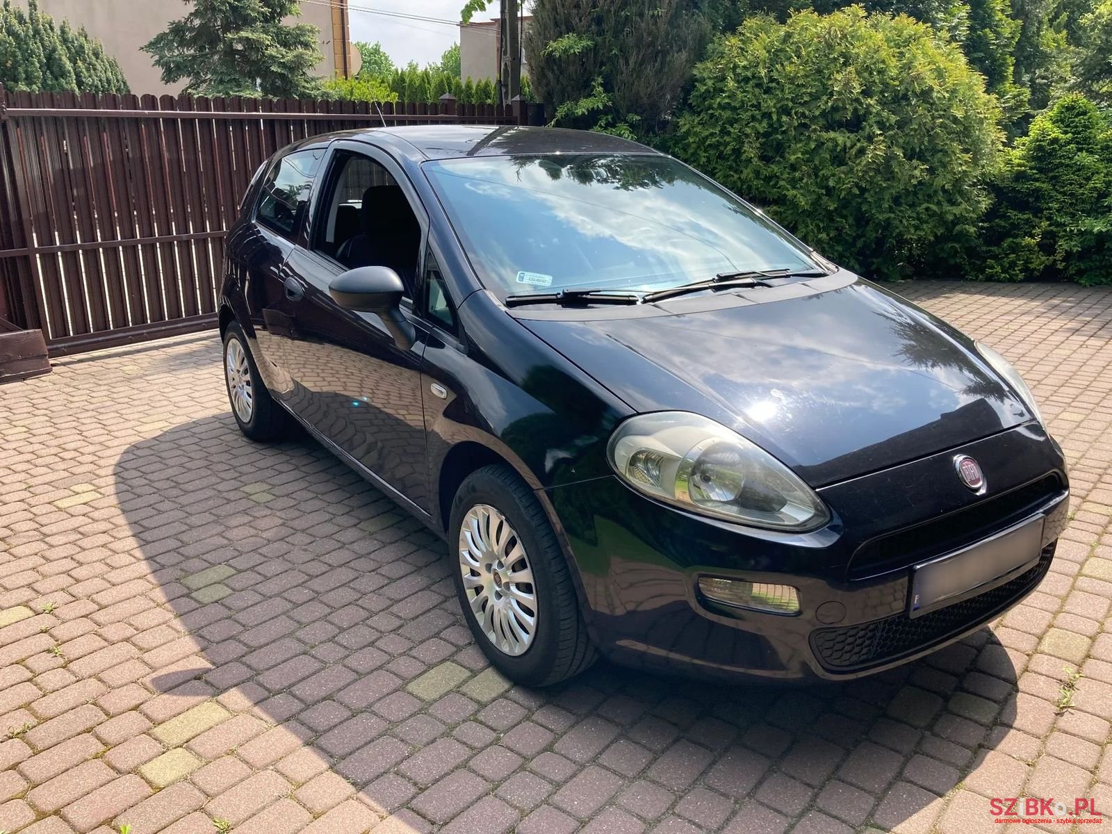 2010' Fiat Punto photo #2