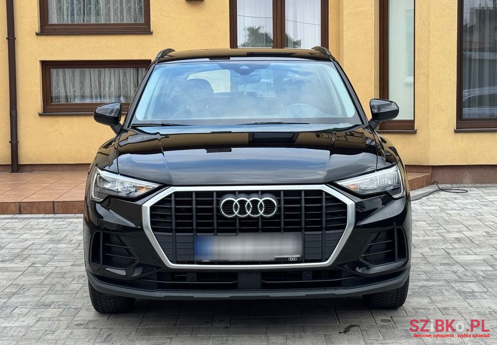 2021' Audi Q3 35 Tfsi S Tronic photo #2