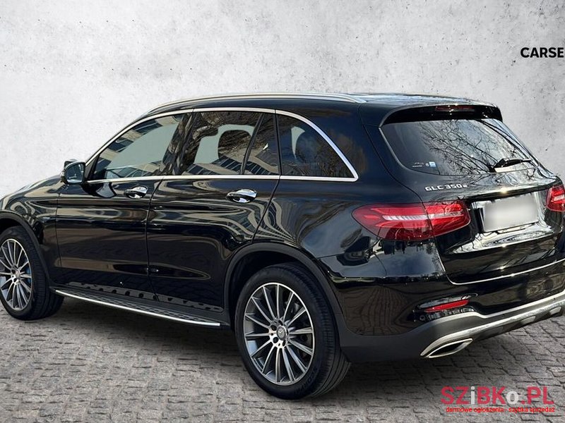 2016' Mercedes-Benz GLC photo #3