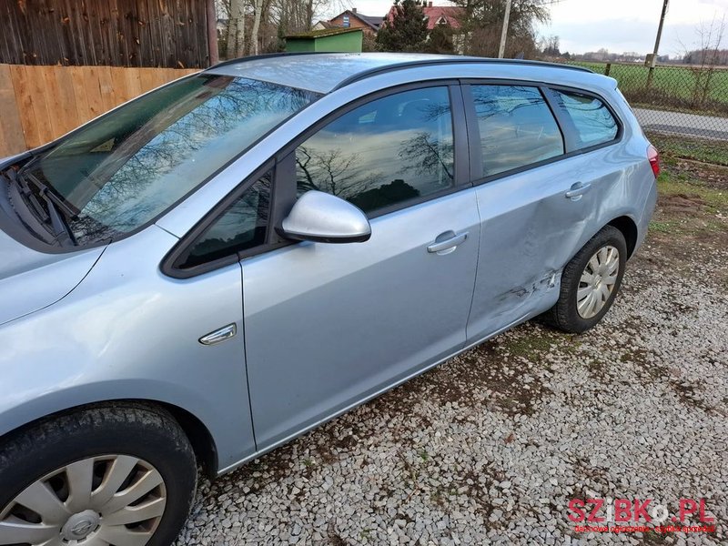 2015' Opel Astra photo #2