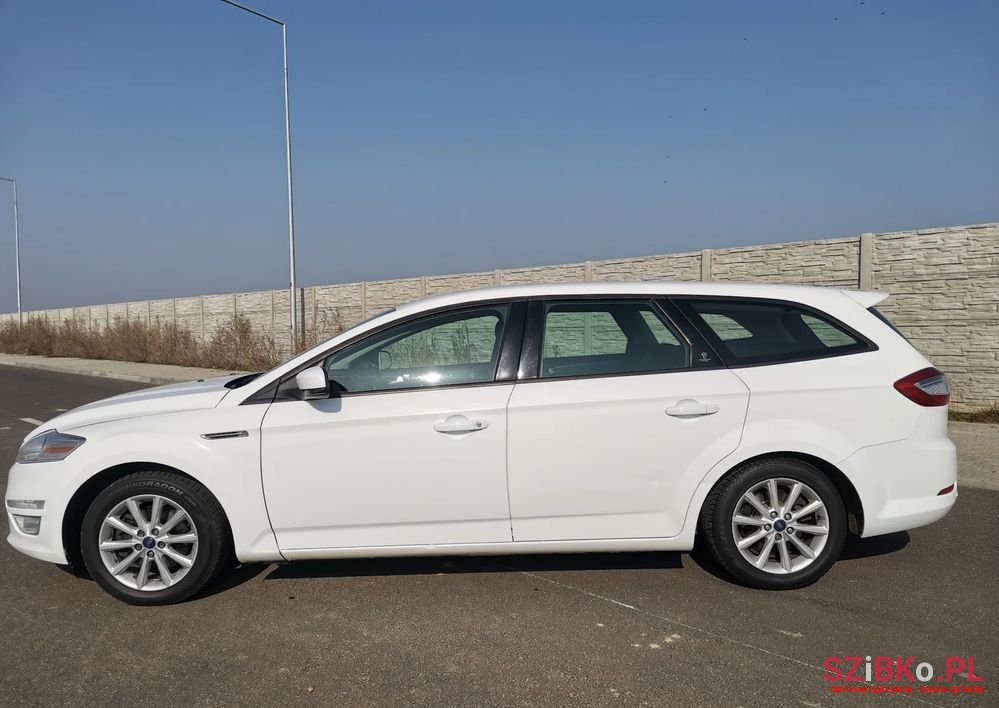 2012' Ford Mondeo photo #3