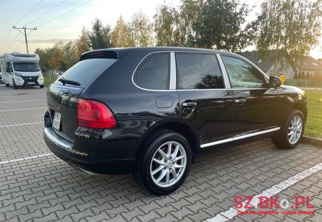 2004' Porsche Cayenne photo #4