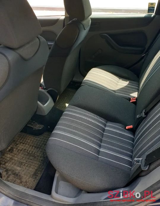 2008' Ford Focus photo #6