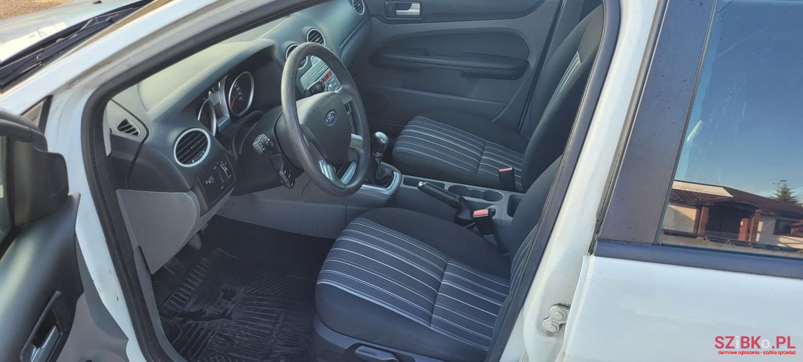 2009' Ford Focus photo #6