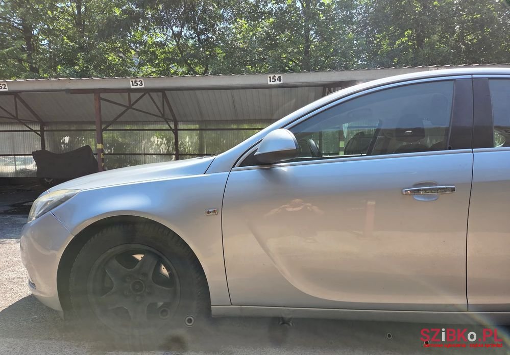 2009' Opel Insignia 2.0 T Cosmo 4X4 photo #3