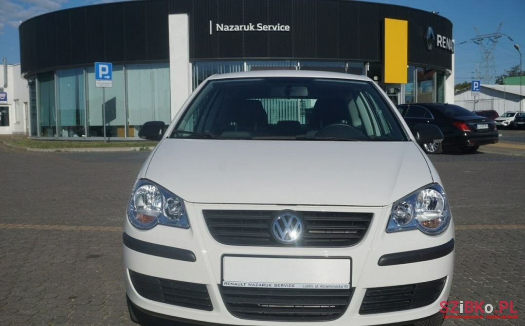 2009' Volkswagen Polo photo #2