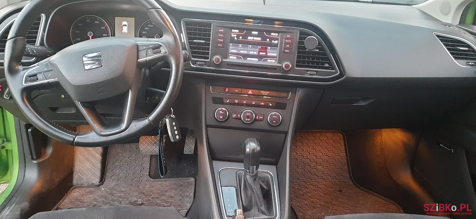 2013' SEAT Leon photo #6