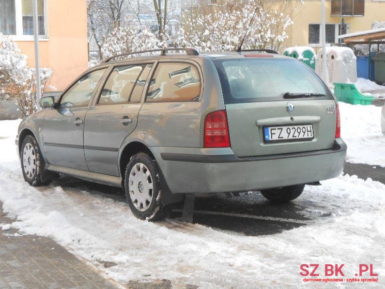 2003' Skoda Octavia photo #2