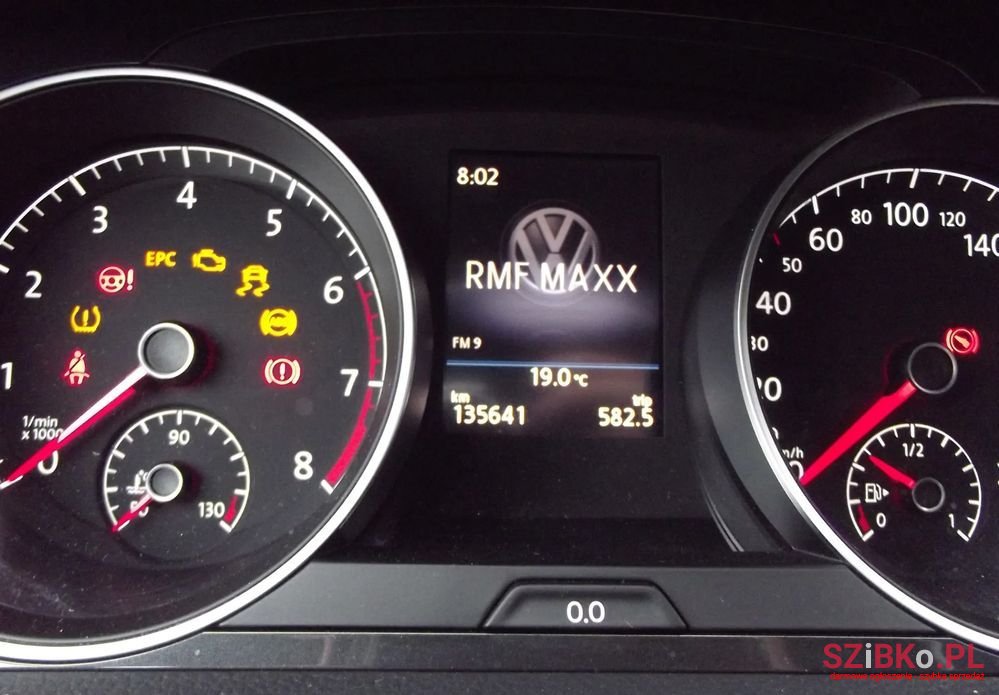 2019' Volkswagen Golf photo #5