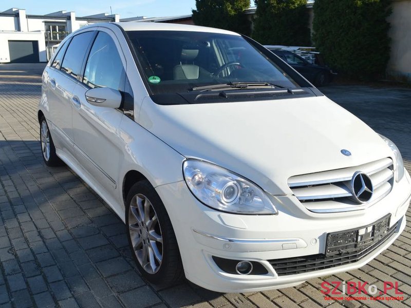 2008' Mercedes-Benz B-Class 180 Cdi photo #1