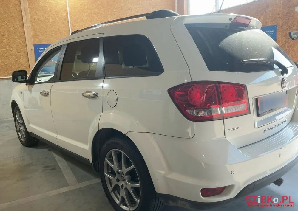 2014' Fiat Freemont photo #2