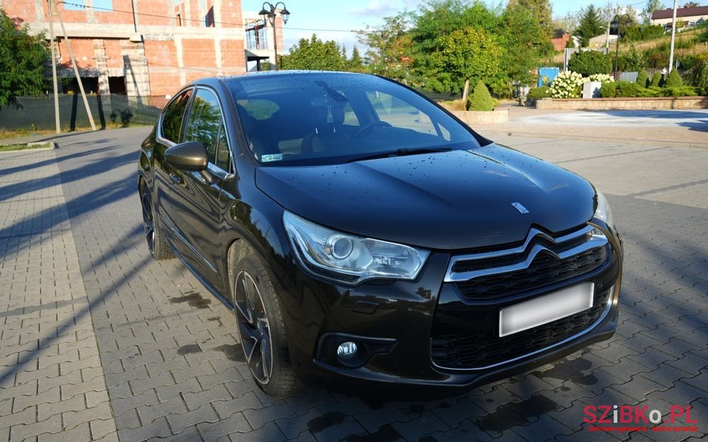 2013' Citroen DS4 photo #3