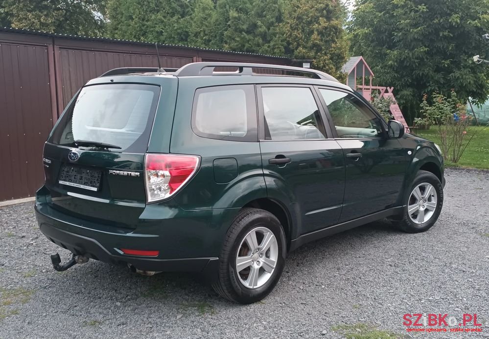 2011' Subaru Forester photo #5