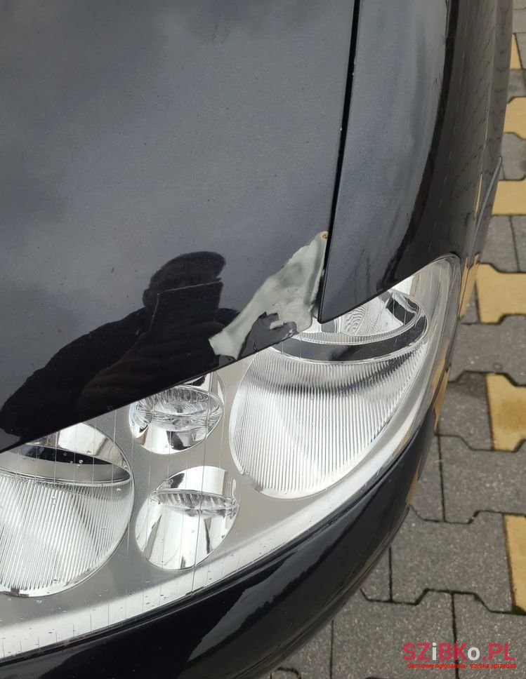 2006' Volkswagen Touran 2.0 Tdi Trendline photo #4