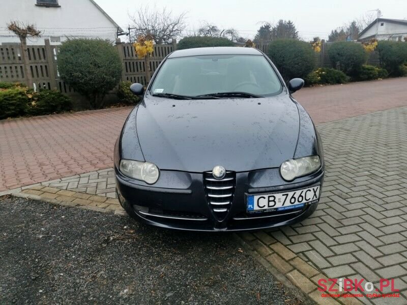 2002' Alfa Romeo 147 photo #2