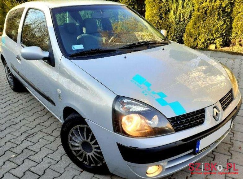 2004' Renault Clio photo #1