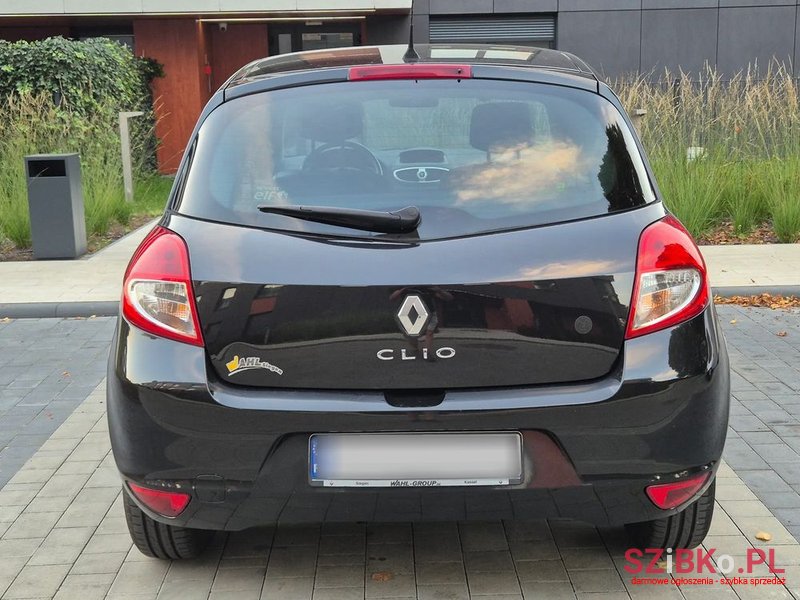 2009' Renault Clio photo #6