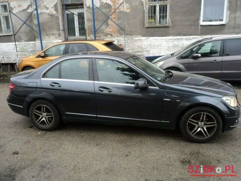 2010' Mercedes-Benz Klasa C photo #2
