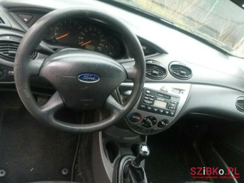 2003' Ford Focus photo #1