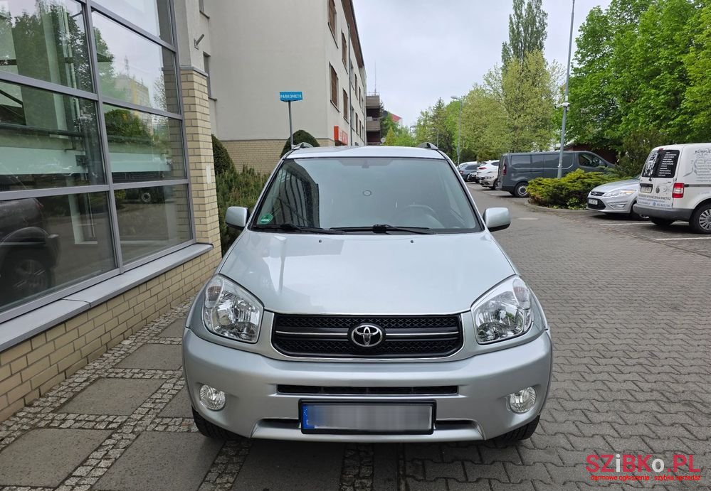 2004' Toyota RAV4 4X4 Executive photo #2
