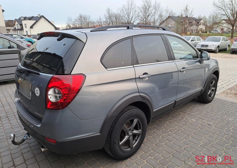 2009' Chevrolet Captiva photo #1