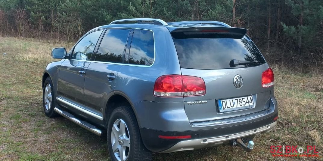 2004' Volkswagen Touareg photo #4