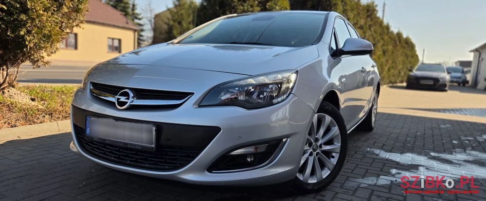 2013' Opel Astra 1.4 Turbo Active photo #1