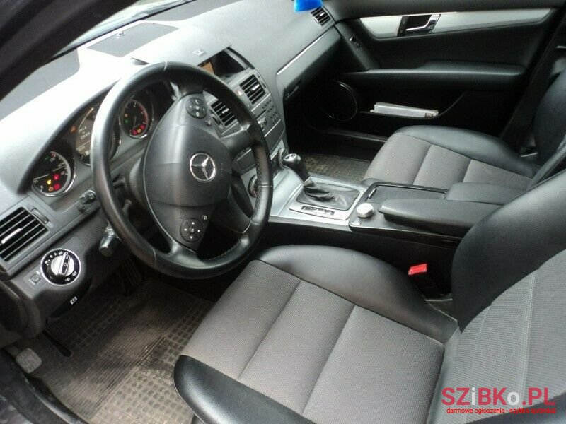 2010' Mercedes-Benz Klasa C photo #6
