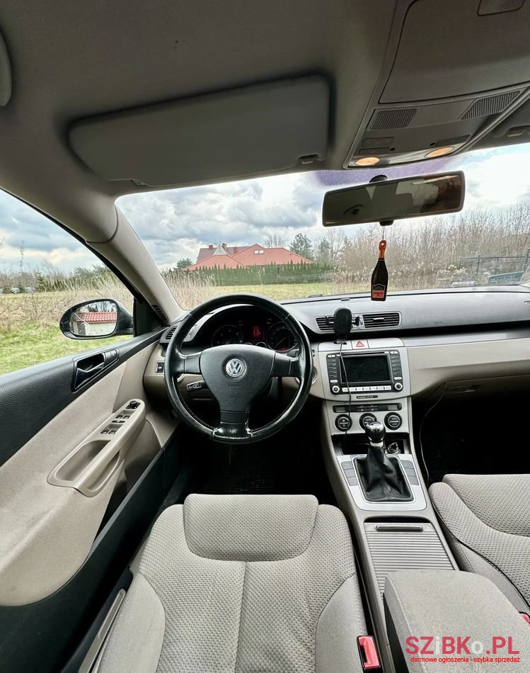 2006' Volkswagen Passat photo #2