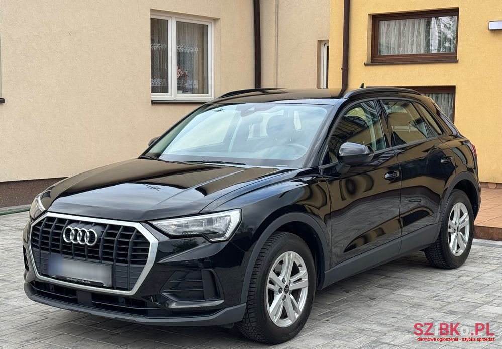 2021' Audi Q3 35 Tfsi S Tronic photo #3