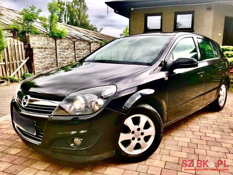 2009' Opel Astra photo #2