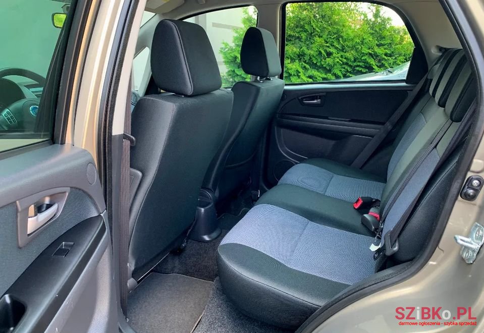 2008' Fiat Sedici photo #5