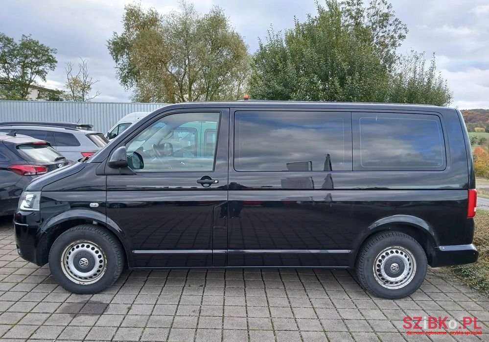 2015' Volkswagen Multivan photo #5