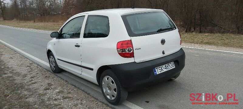 2010' Volkswagen Fox photo #4