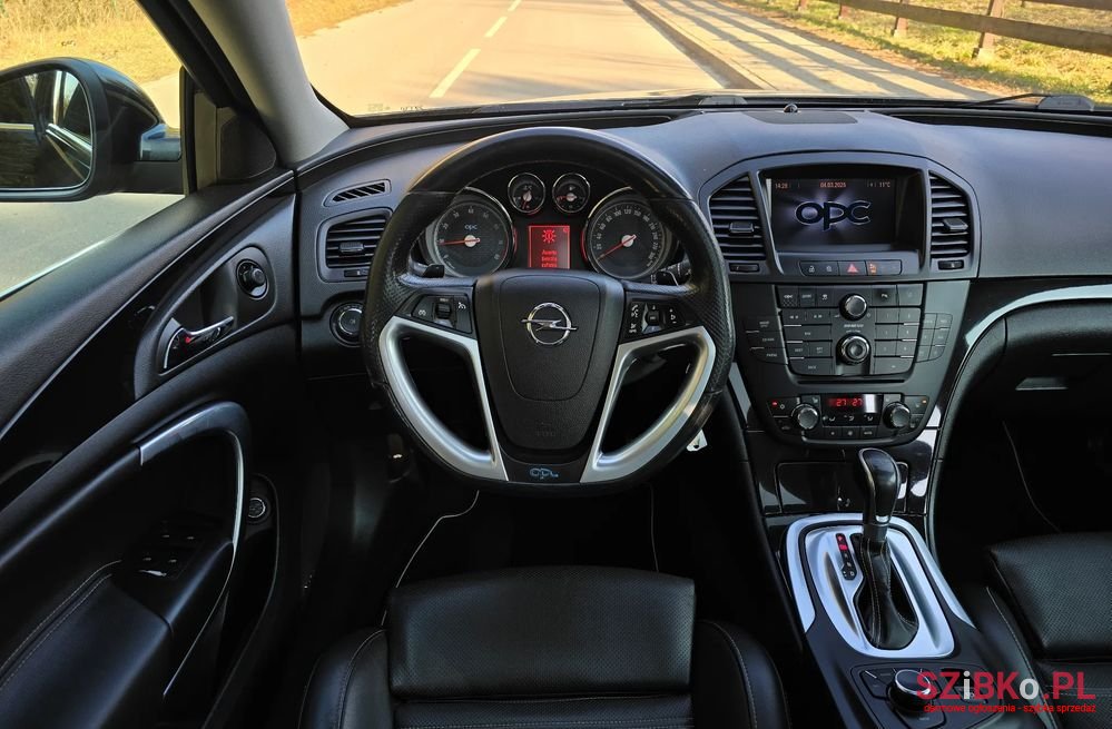 2011' Opel Insignia photo #4
