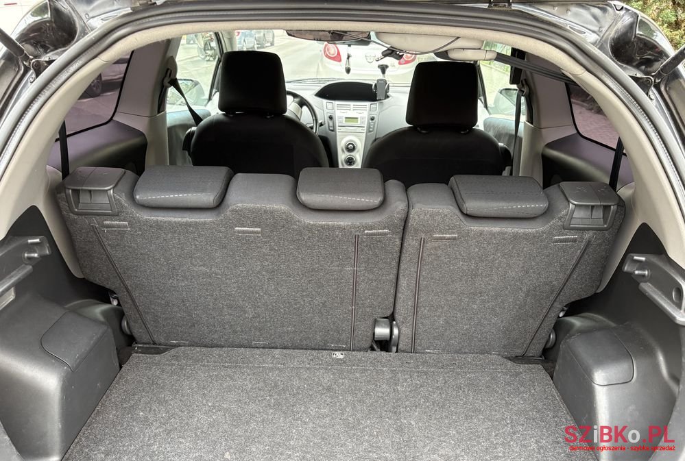 2006' Toyota Yaris 1.0 Luna A/C photo #4