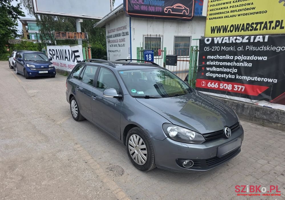 2009' Volkswagen Golf photo #1