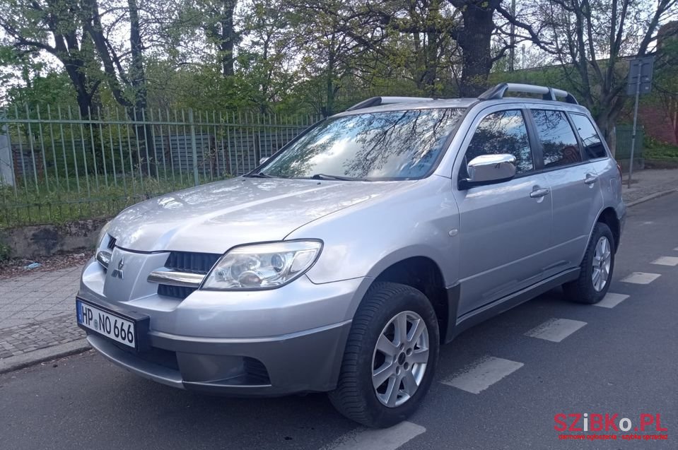 2006' Mitsubishi Outlander photo #1