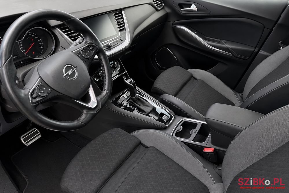 2020' Opel Grandland X photo #5