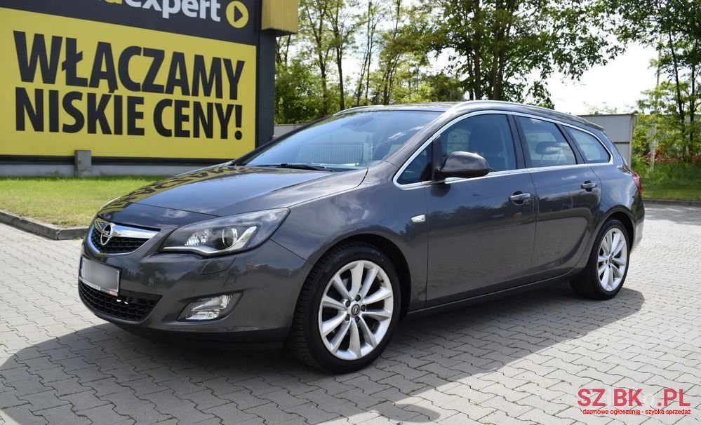 2011' Opel Astra 1.6 Turbo Cosmo photo #5