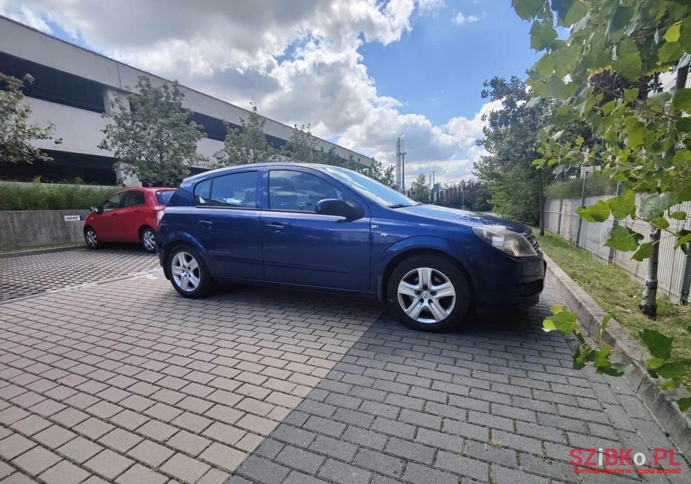2005' Opel Astra photo #3