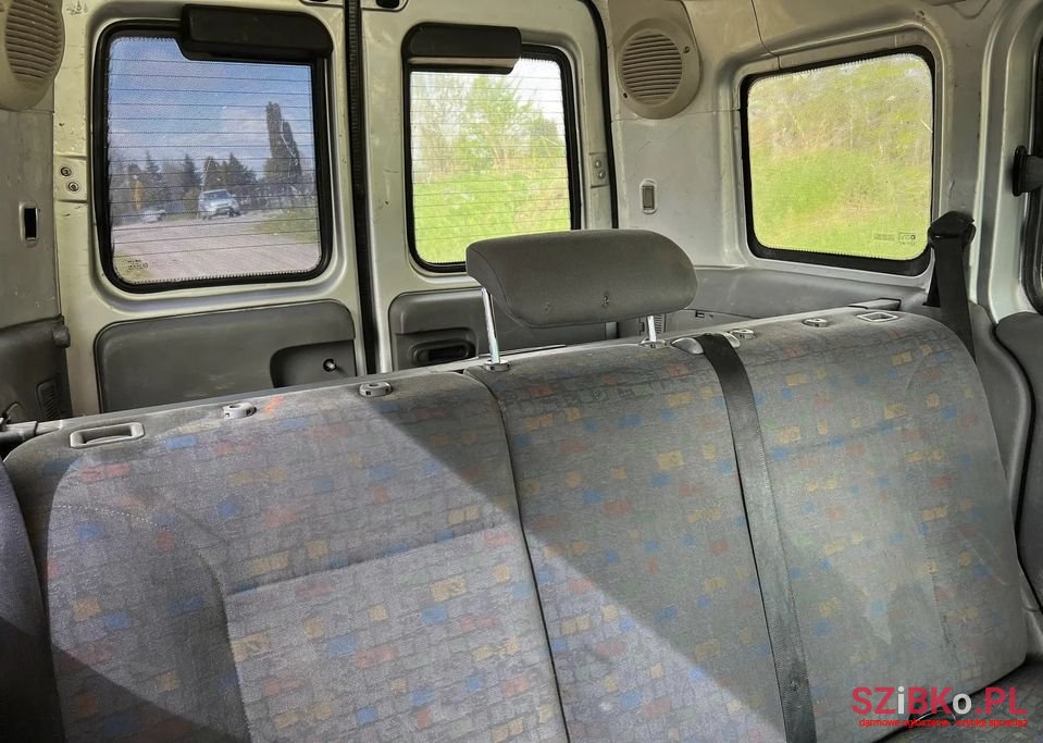 2005' Opel Corsa photo #5