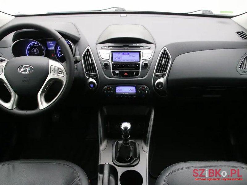 2012' Hyundai ix35 photo #2