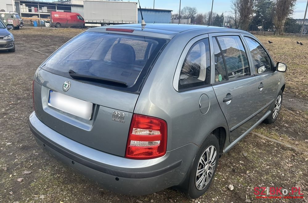 2004' Skoda Fabia 1.4 16V Elegance photo #3
