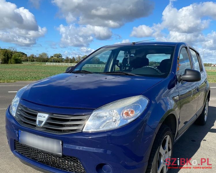 2009' Dacia Sandero photo #1