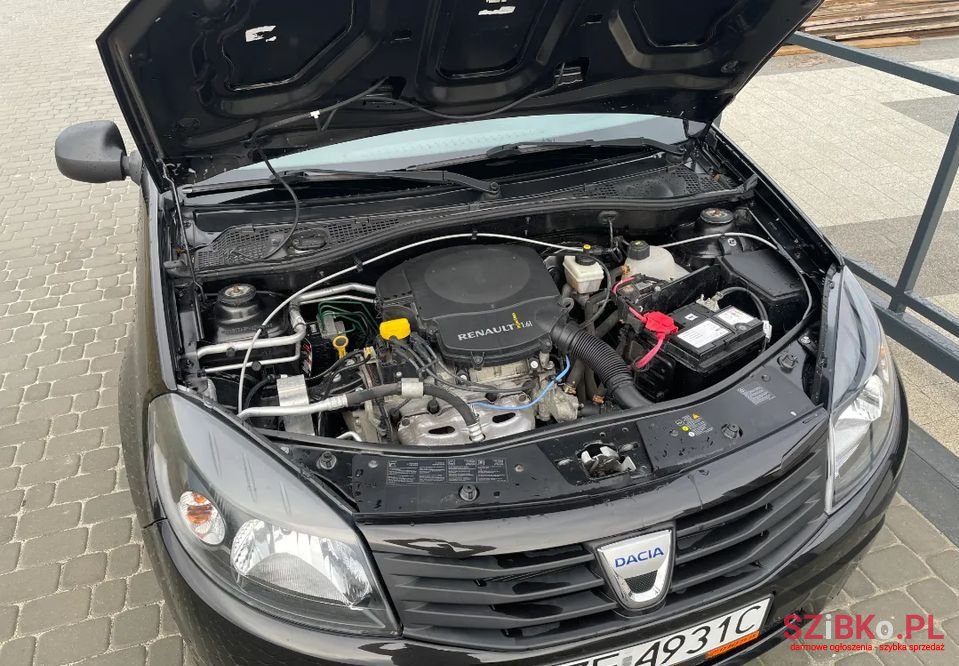 2011' Dacia Sandero photo #3