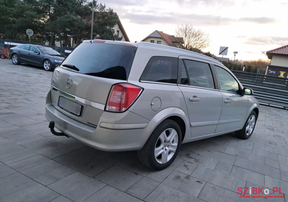 2009' Opel Astra 1.6 Caravan photo #6