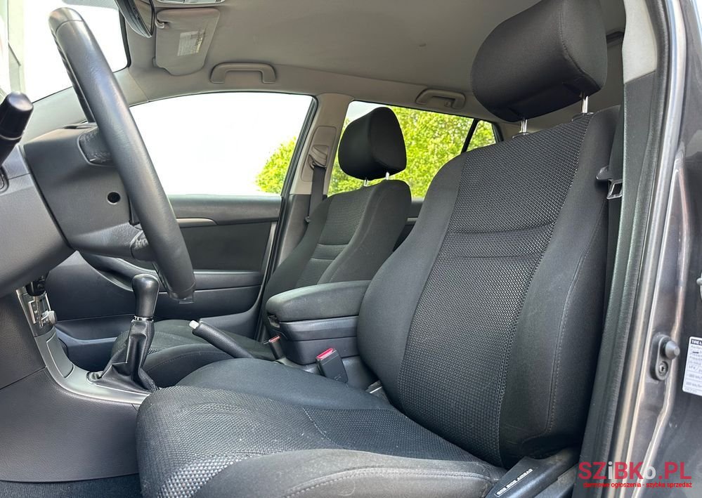 2008' Toyota Avensis photo #5