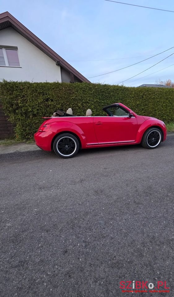 2015' Volkswagen Beetle photo #6